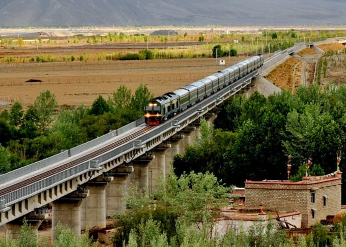 Chengdu to Lhasa Train Featured