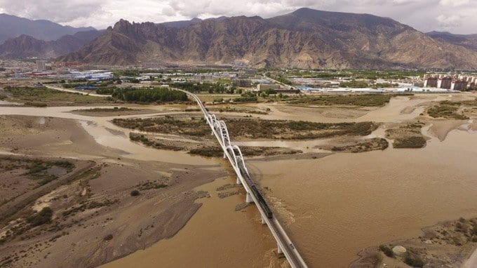 Golmud to Lhasa Inbound Train Featured