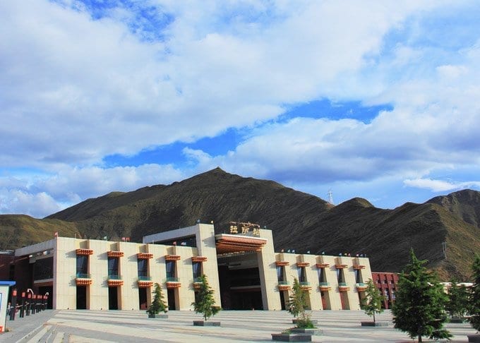 Hong Kong to Lhasa Train Featured